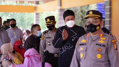 Kapolres dan Bupati Kuansing Tinjau Vaksinasi Massal di Limuno